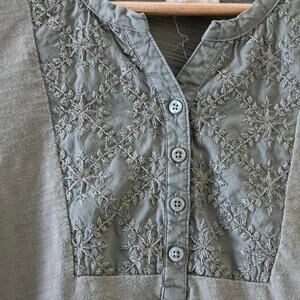 Levi's Top Embroidered Green Size XS